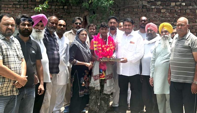 Image from: U-18 hockey player felicitated ahead of Australia training camp