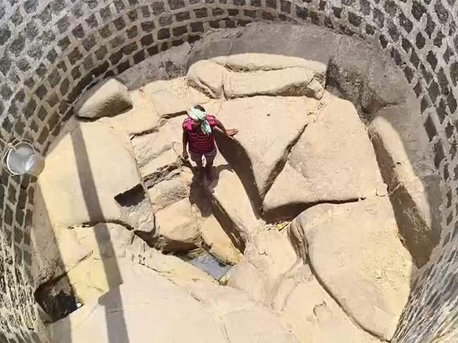 Image from: Chhattisgarh: Nawapara villagers descend into dried wells for water amid acute crisis