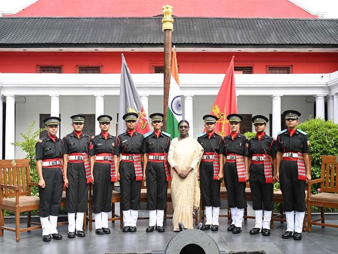 Image from: Droupadi Murmu reviews IMA Passing Out Parade, inspires cadets to serve nation with dedication