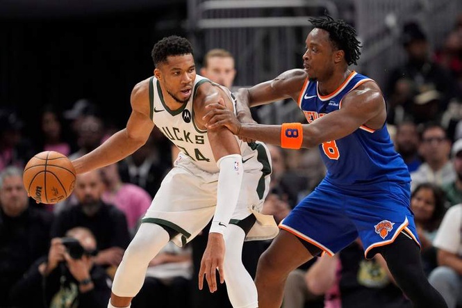 Image from: Magic Johnson wants Knicks to stay away from Giannis Antetokounmpo even if they blow 3-1 Finals lead