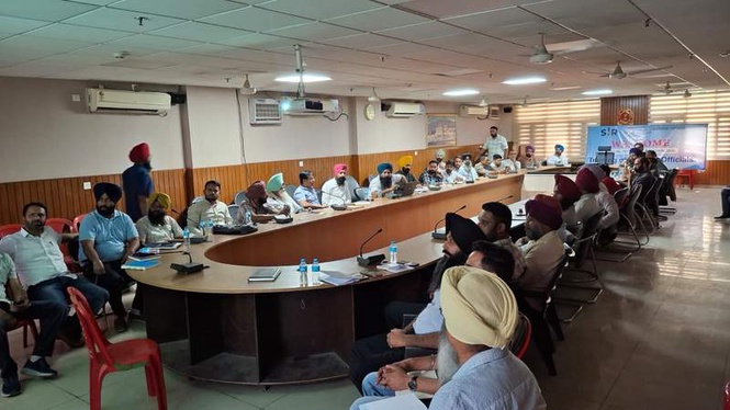 Image from: Administration holds SIR training for election staff in Tarn Taran