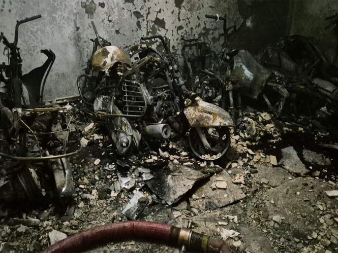 Image from: Delhi: Tughlakabad fire probe deepens as viral CCTV clip emerges; woman seen in footage being traced