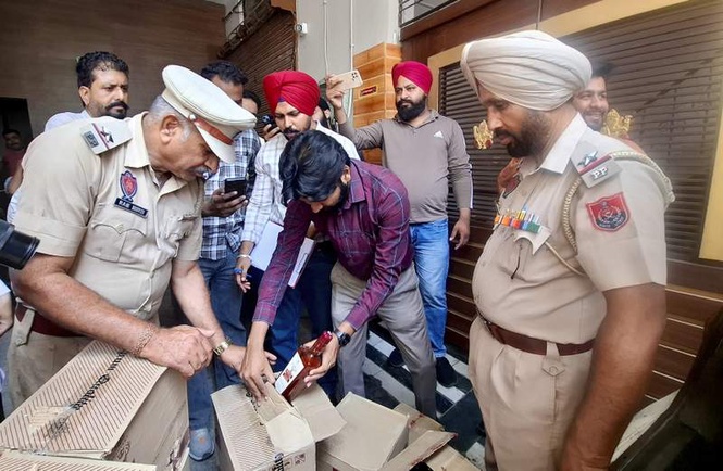Image from: One arrested with 15 cases of liquor in Ludhiana