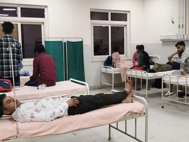 Image from: Rajasthan: 20 injured as UP roadways bus rams truck on Agra bypass in Dausa
