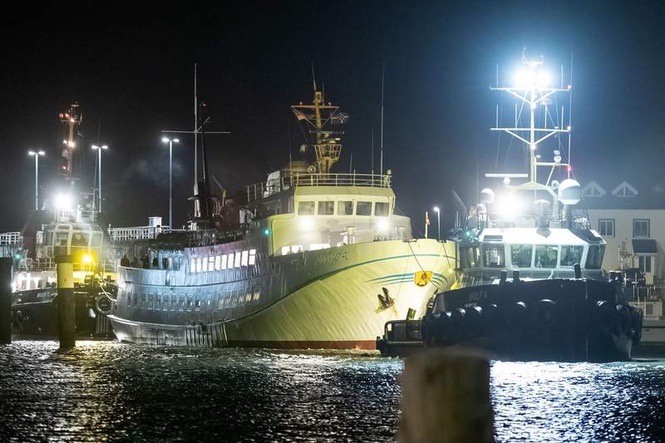 Image from: Stranded Heligoland ferry towed to German mainland after defect