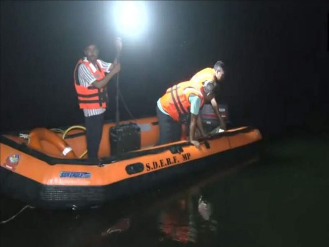 Image from: Madhya Pradesh: 2 second-year medical students drown in Gwalior's Tighra dam; one body recovered