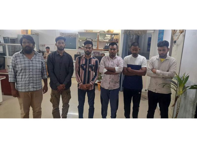 Image from: Six arrested for preparing fake documents under Shaadi Mubarak scheme in Hyderabad