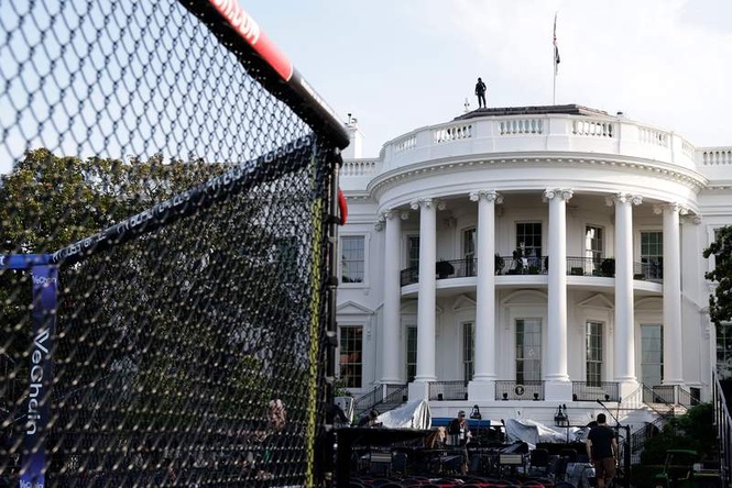 Image from: Trump to celebrate 80th birthday with cage fights outside White House