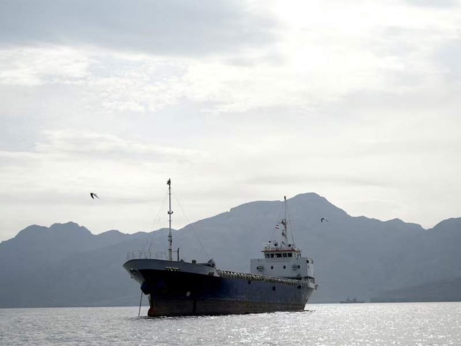 Image from: US Navy coordinates rescue of 14 Indian nationals from sinking dhow off Oman coast