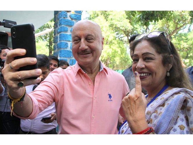 Image from: "Thank you for being in my life...": Anupam Kher pens heartfelt birthday note for wife Kirron Kher