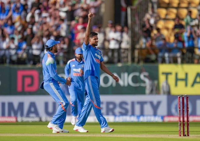 Image from: First wicket freed me up on India ODI debut, says Punjab pacer Gurnoor Brar