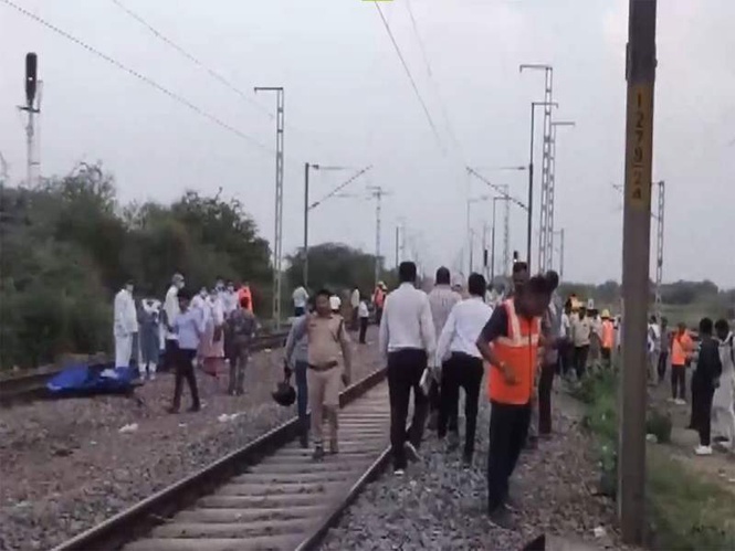 Image from: Madhya Pradesh: 4 killed after rumour sparks train tragedy in Morena