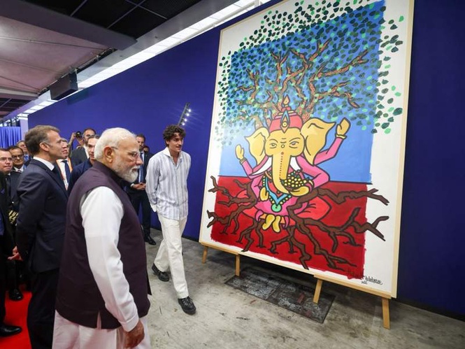 Image from: PM Modi, French President Macron view India-inspired artworks by French artists at Bharat Innovates