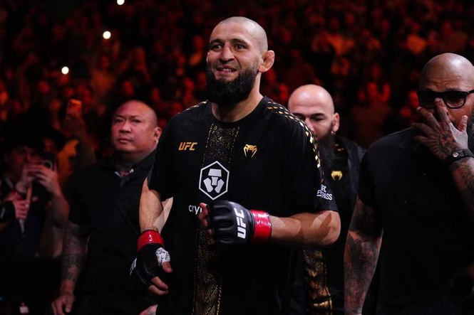 Image from: Shock finish! Khamzat Chimaev’s rapid victory over Dillon Danis sends crowd into frenzy