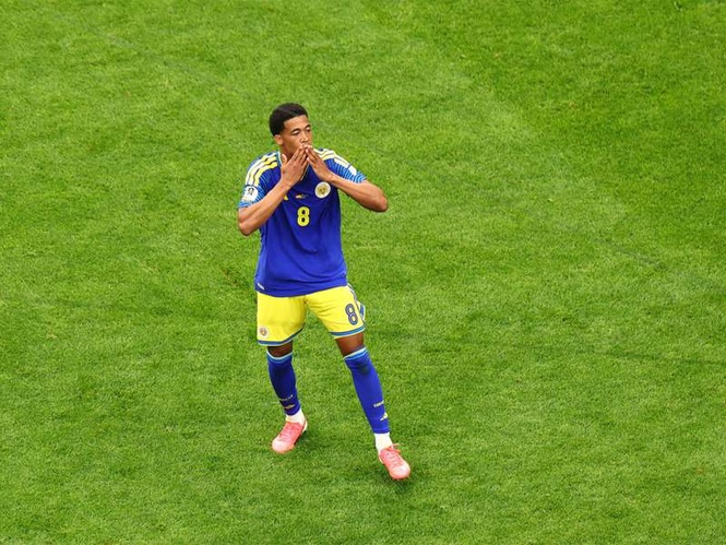 Image from: Curacao score first-ever World Cup goal in debut match, Comenencia nets the ball against Germany