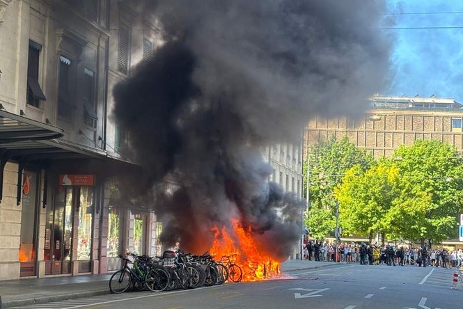 Image from: Stones fly, windows shatter as Geneva G7 protest descends into clashes