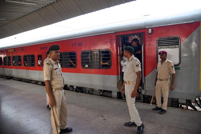 Image from: Mob disrupts railway traffic in Bihar amid exam rush