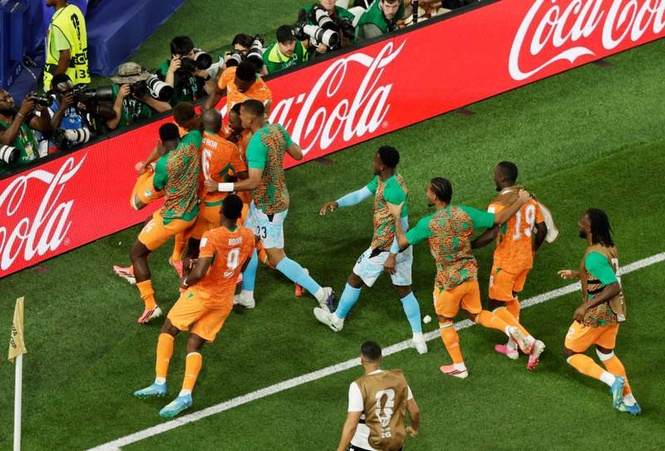 Image from: FIFA World Cup: Amad Diallo’s late strike hands Ivory Coast winning start against Ecuador