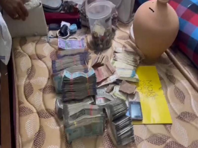 Image from: Assam: Police arrest 9, seize heroin, cash in anti-drug operation
