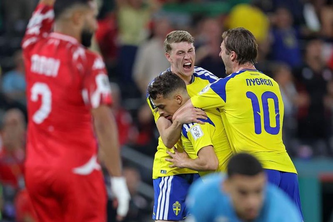 Image from: Gyokeres and Isak help Sweden to dominant 5-1 win over Tunisia
