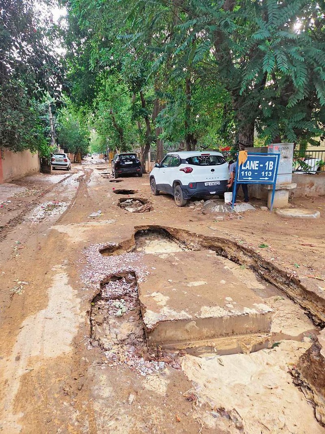 Image from: Gurugram residents fear monsoon misery due to delay in sewer project