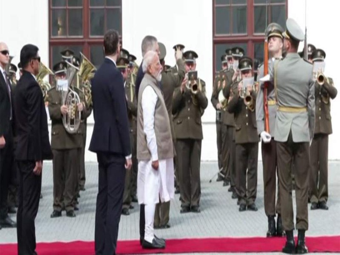 Image from: PM Modi receives ceremonial welcome in Bratislava, meets with Slovakian PM Fico