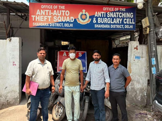 Image from: Delhi police arrest notorious vehicle snatcher; 4 stolen two-wheelers recovered