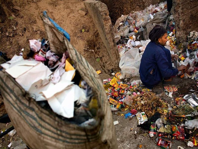 Image from: Improper medical waste disposal in Pakistan raises public health concerns