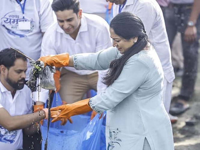 Image from: Yamuna cleanup drive held across 28 Delhi Ghats: CM Rekha Gupta urges public participation
