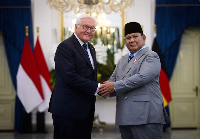 Image from: Indonesian leader breaks into song as he hosts German president