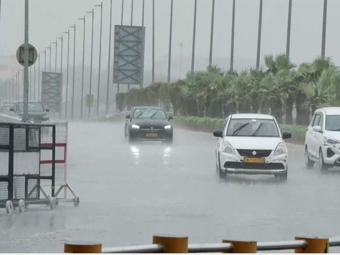Image from: Heavy rain lashes parts of Delhi-NCR