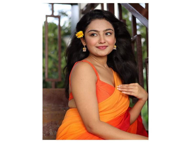 Image from: All Indian Cine Workers call for inquiry into alleged suicide case of actress Sanchita Ugale
