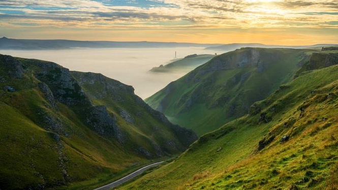 Image from: If you loved Pride and Prejudice, these 7 cult novels offer the same romantic atmosphere (they’re perfect beach reads for this summer!)