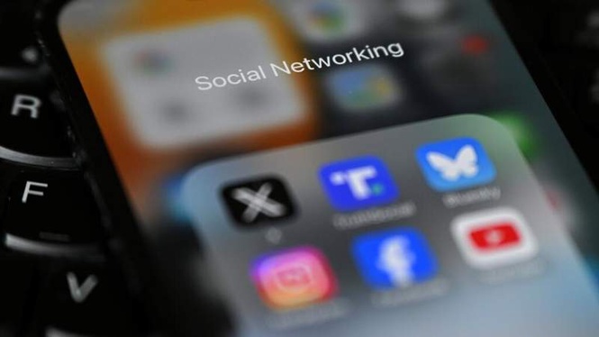 Image from: UK's Starmer announces ban on social media for under-16s