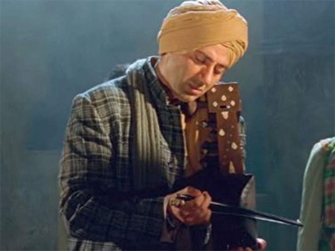 Image from: Sunny Deol celebrates 25 years of 'Gadar: Ek Prem Katha'