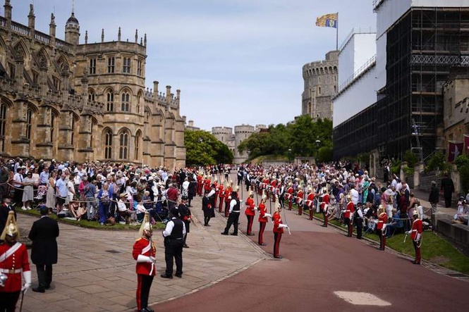 Image from: Pictured: All the best moments from Order of the Garter ceremony