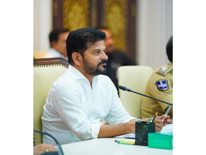Image from: Telangana CM reviews success of Praja Palana-Pragati Pranalika