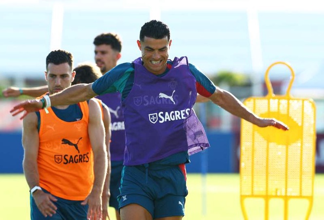 Image from: Portugal fans mixed on whether Ronaldo will help or hurt team’s World Cup chances