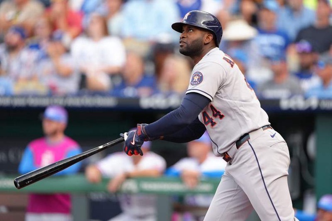 Image from: Yordan Alvarez is quietly dominating on the field and in the All-Star voting