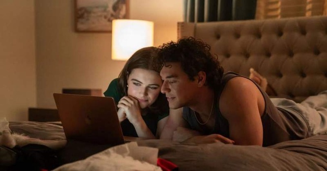 Image from: Off Campus, Bridgerton, Outlander… Here’s your ideal destination for this summer based on your favourite romantic series