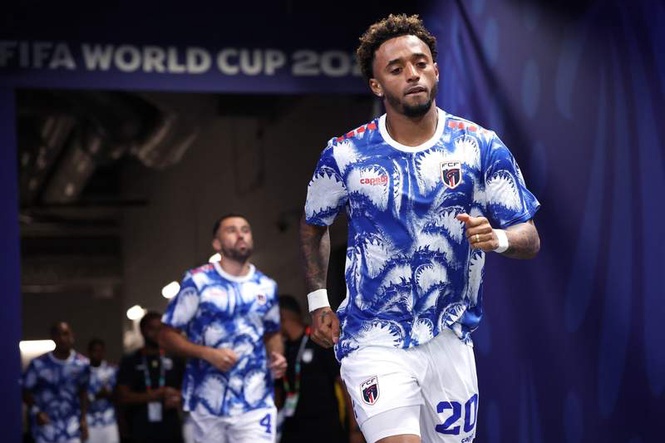 Image from: Cape Verde star Ryan Mendes shown teammate Vozinha’s new social media following on live TV, it’s brilliant