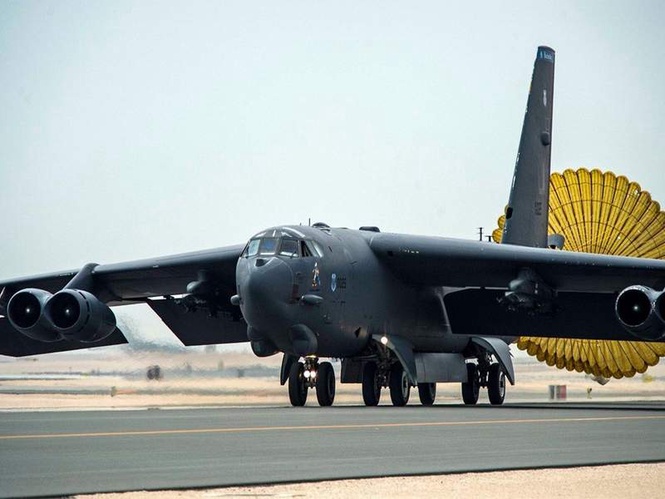 Image from: Eight dead as US Air Force B-52 bomber crashes in California