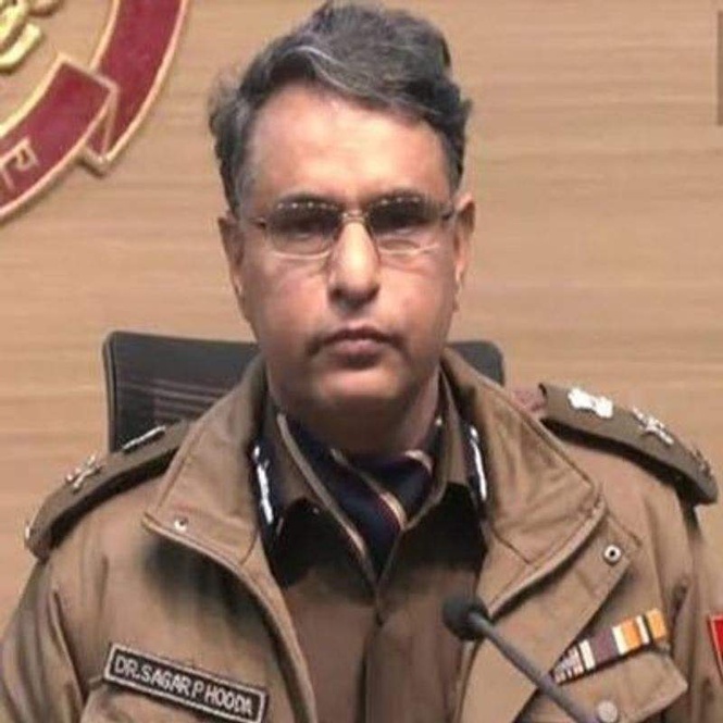 Image from: Chandigarh Traders meet DGP Sagar Preet Hooda over security