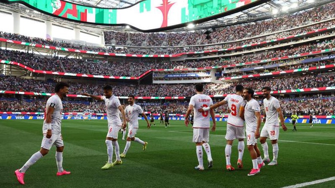 Image from: Iran held by New Zealand in World Cup opener overshadowed by politics