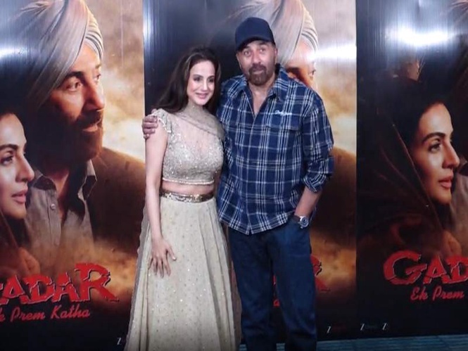Image from: Sunny Deol, Ameesha Patel reunite to celebrate 25 years of 'Gadar: Ek Prem Katha'