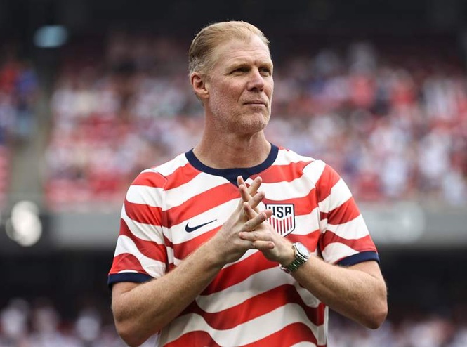 Image from: Alexi Lalas hits out at hydration break backlash at World Cup and makes controversial prediction