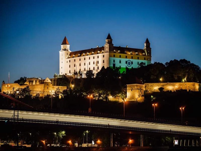 Image from: Bratislava Castle illuminated in tricolour during PM Modi’s Slovakia visit; cultural, diplomatic engagements highlighted