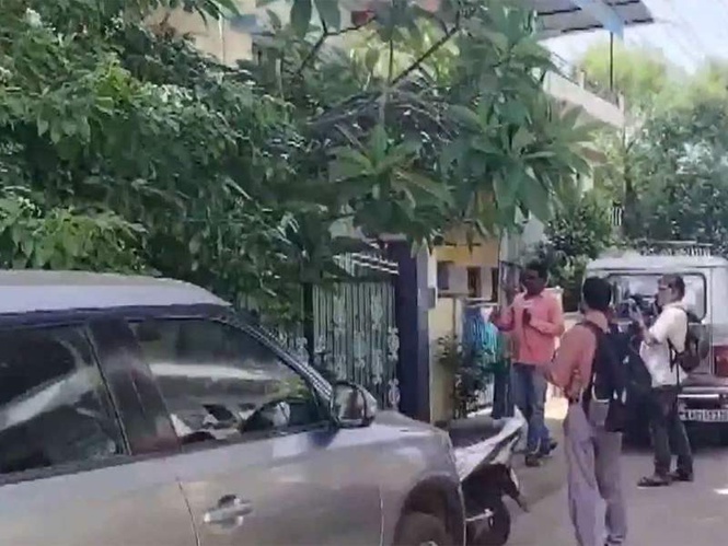 Image from: Karnataka Lokayukta conducts simultaneous state-wide raids over disproportionate wealth