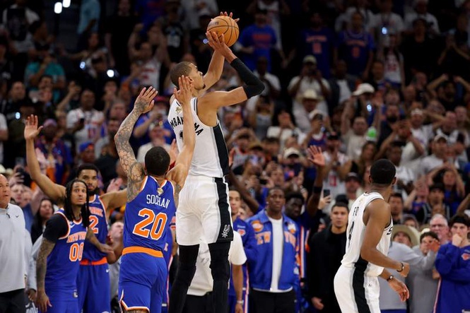Image from: NBA fans defend Victor Wembanyama’s cold Jeremy Sochan moment caught on camera during NBA Finals