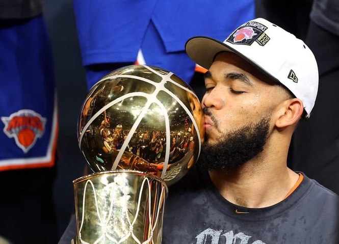 Image from: CBS Mornings surprises Karl-Anthony Towns with special video from Magic Johnson, ‘beloved forever’